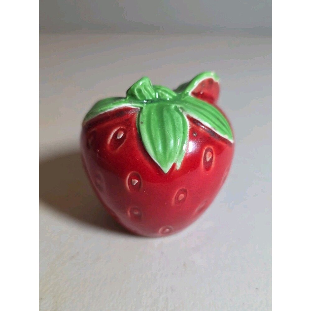 Strawberry Ceramic Toothpick Holder Rosenthal-Netter Inc. 2”x2.5” Made in Japan